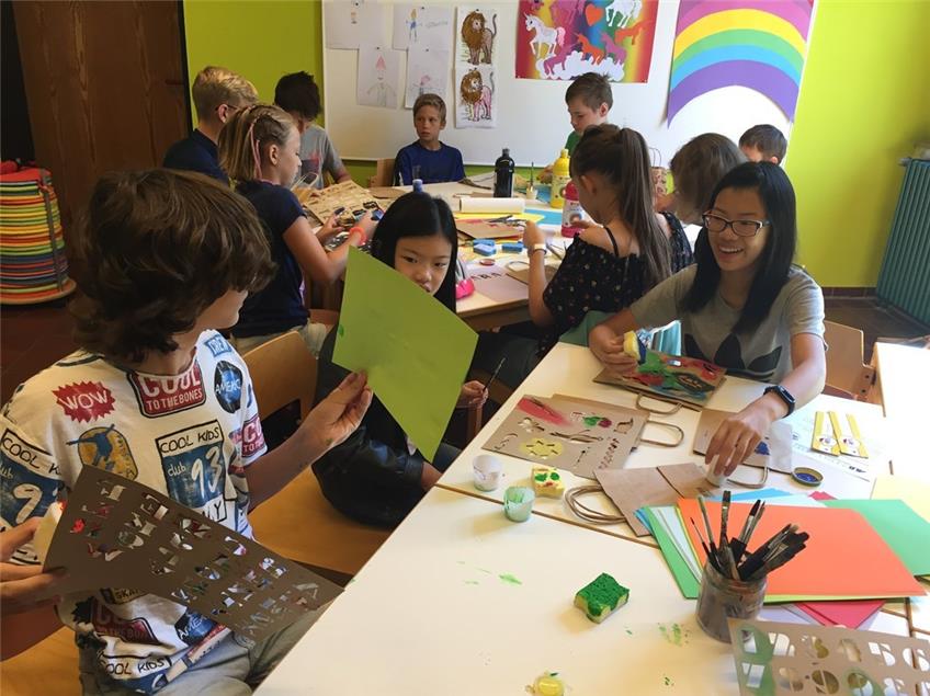 Aktion „Heiß auf Lesen“: Bunter Buchstabenspaß für 16 Kinder