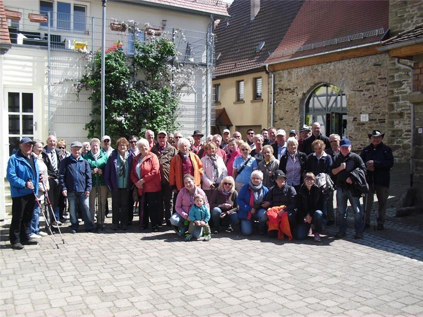 Maiausfahrt des Albvereins Pfeffingen führt nach Bönnigheim