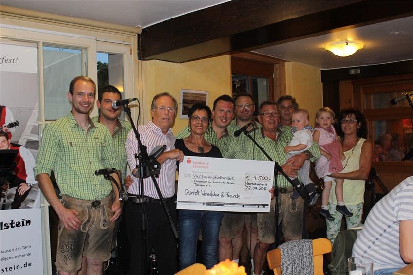 Hausener Oberkrainergala bringt 4500 Euro für krebskranke Kinder ein