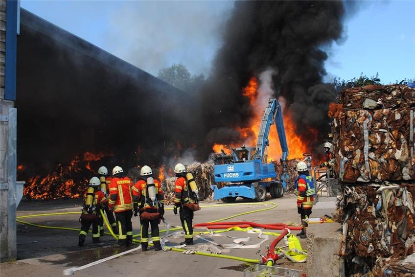Brand bei Grosselfinger Recyclingfirma Bogenschütz: Polizei schließt Brandstiftung aus