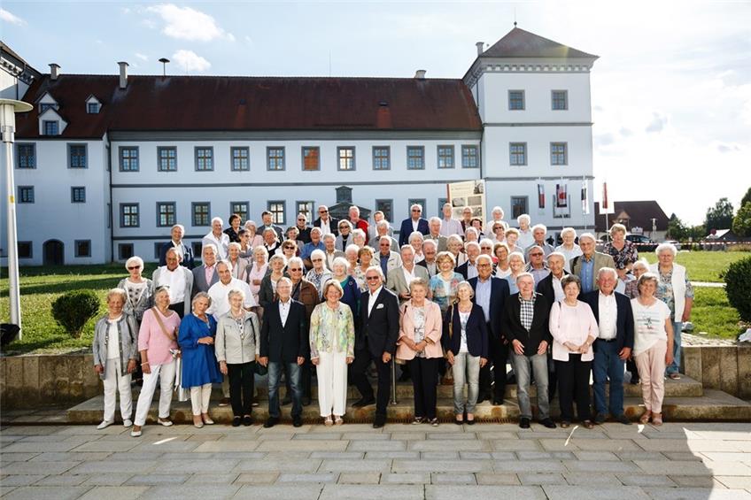 Jahrgang 1938 feiert seinen 80. Geburtstag im Schloss Meßkirch