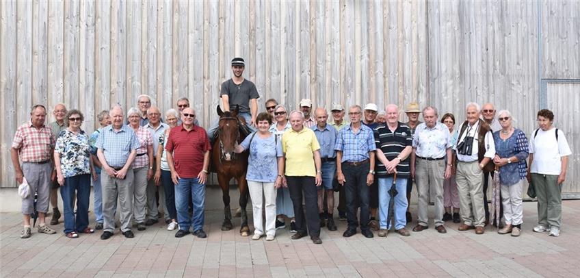 Hartner Rentnergruppe zeigt sich fasziniert vom Westernreiten