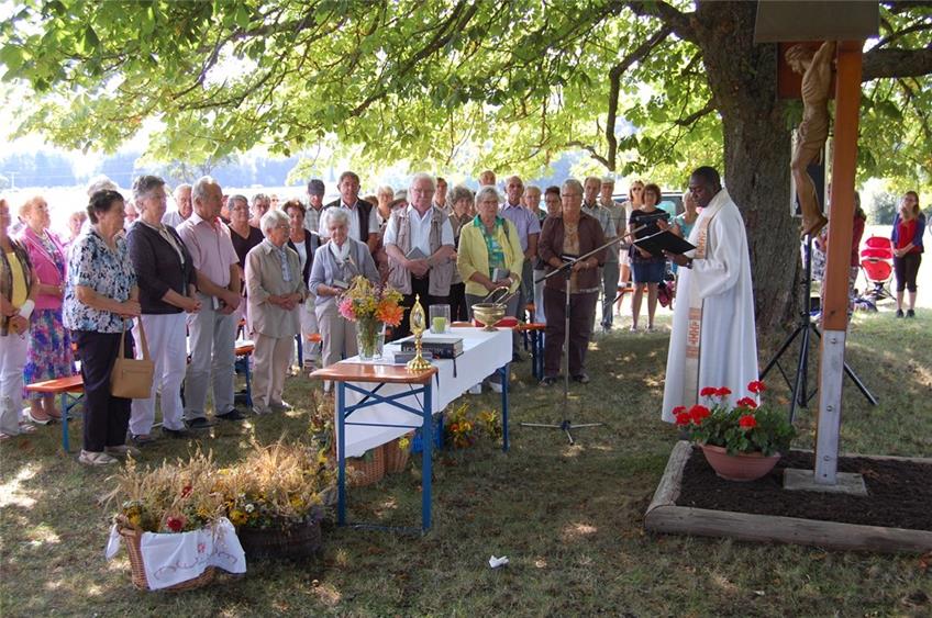 Drei Kirchengemeinden feiern gemeinsam am Feldkreuz