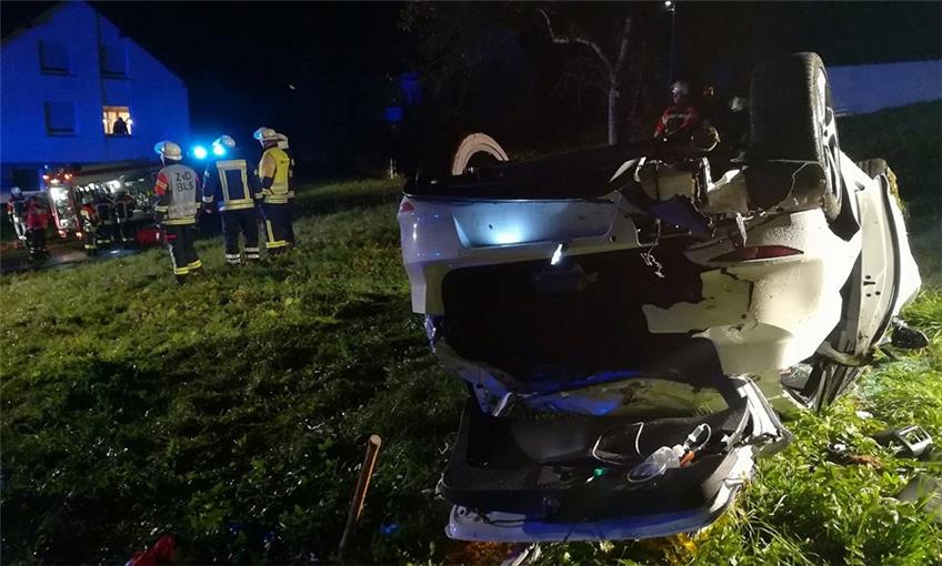 Junger Autofahrer stirbt bei schwerem Unfall in Zillhausen