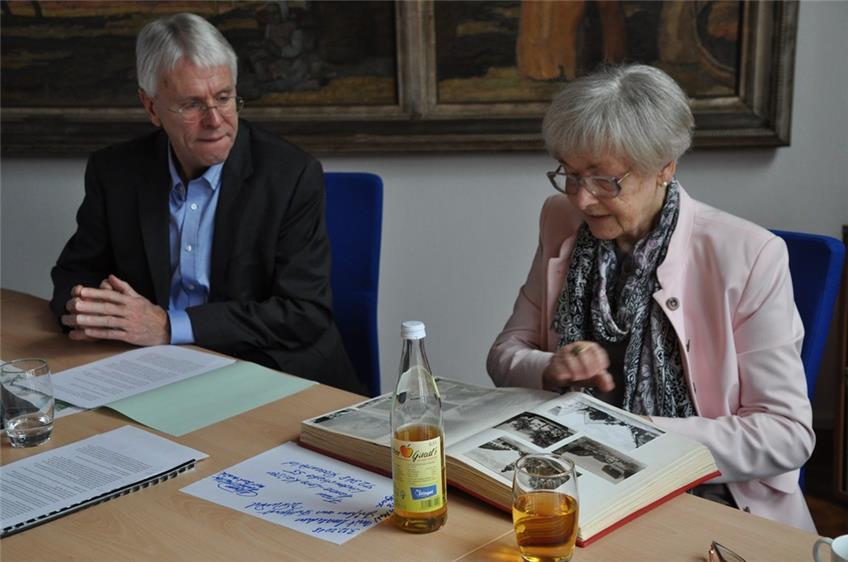 Fünf Jahrzehnte Lokalgeschichte: Hanne-Lore Kaiser überlässt ihre Fotos dem Kreisarchiv