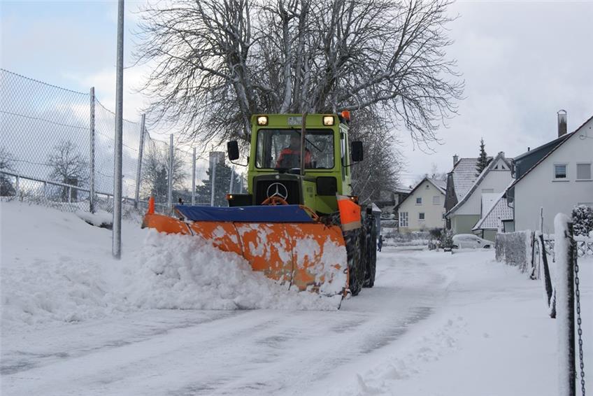 Schneefall sorgt für Chaos auf den Straßen