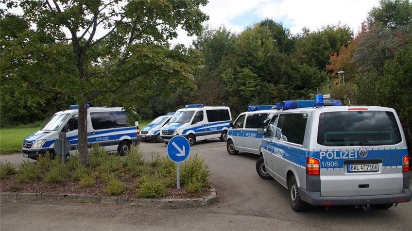 Dreifachmord in Villingendorf: Vom Täter fehlt jede Spur