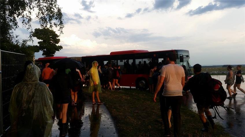 Zahlreiche Verletzte: Southside-Festival nach schwerem Unwetter abgesagt