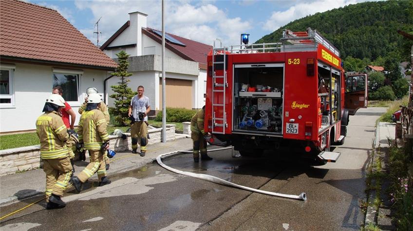 Wäschetrockner fängt Feuer – Feuerwehr rückt in Lautlingen aus