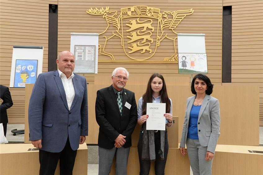 Safaa Cheikh Youssef gewinnt Schülerwettbewerb des Landtags