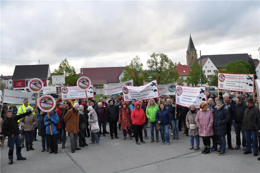 „Wir müssen laut bleiben“: BI Waldhof simuliert Fluglärm in zehn betroffenen Gemeinden