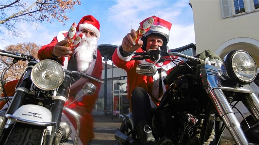 In Balingen kommt der Weihnachtsmann auf der Harley