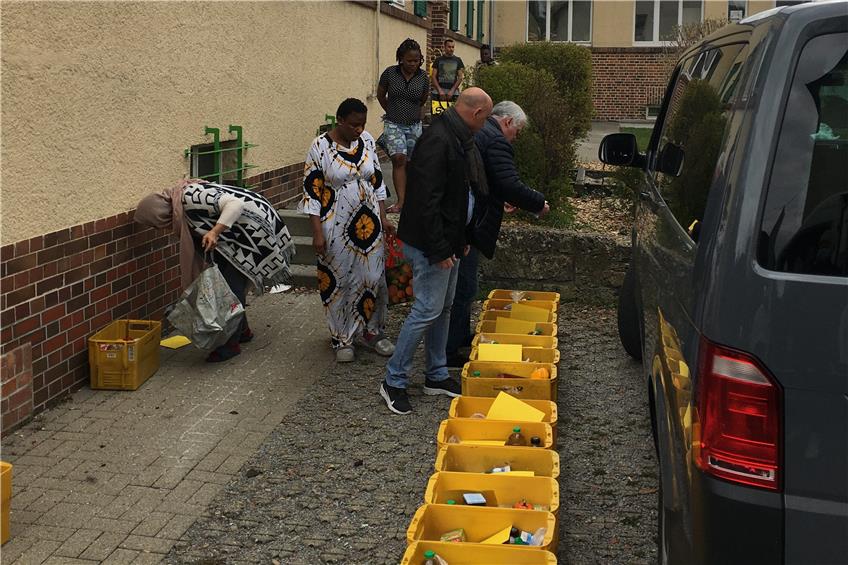 Arbeitskreis Asyl verteilt Essen an Geflüchtete in Balingen: „Die Schwächsten nicht vergessen“