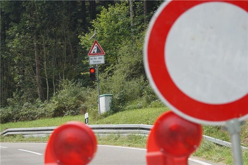 Straße zwischen Laufen und Tieringen/Hossingen war wegen eines Erdrutsches gesperrt