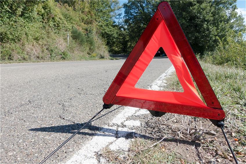Nach Unfall mit vier Autos: B463 bei Lautlingen lange Zeit in beide Fahrtrichtungen gesperrt