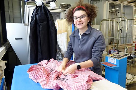 Von der Förderschule auf den ersten Arbeitsmarkt: Alicia Maichle und der Mariaberger Textilservice