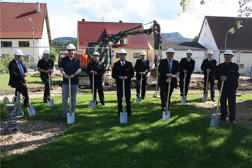 Spatenstich für das neue Feuerwehrgerätehaus in Stockenhausen: Kosten in Höhe von 345.000 Euro