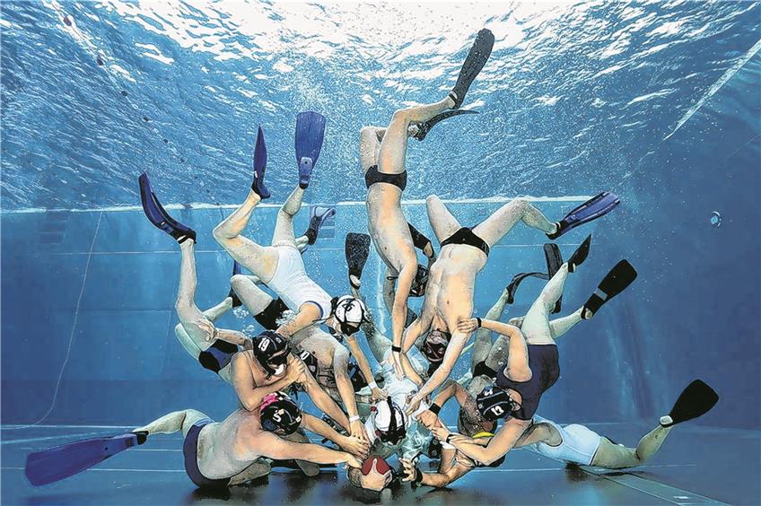 Spitzensport drei Meter unter Wasser - Hechingen richtet Jugend-DM im Unterwasser-Rugby aus