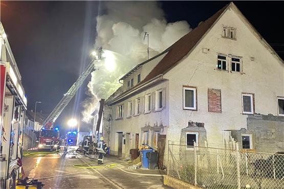 Großbrand in Burladingen: Wohnhaus brennt komplett ab