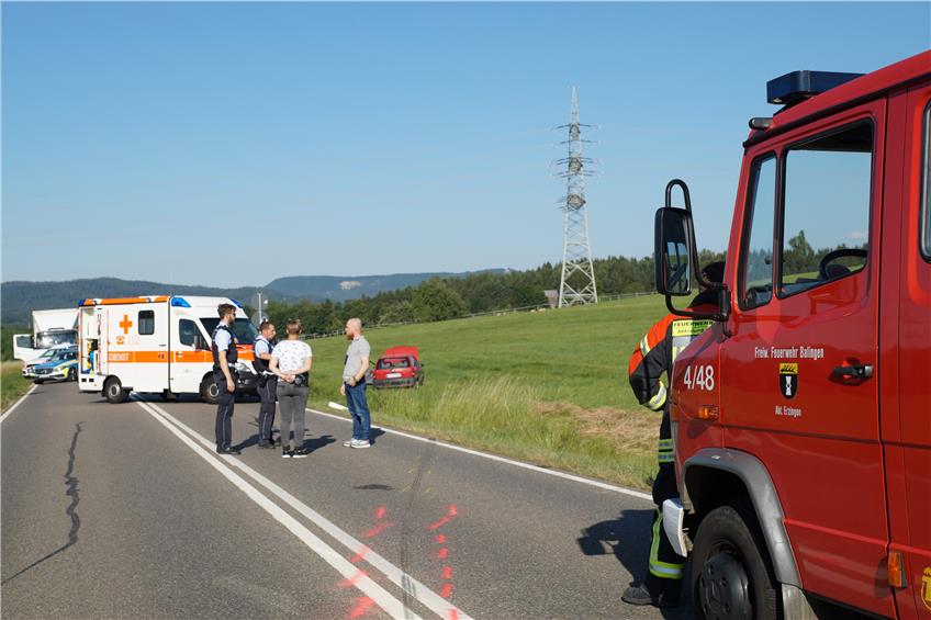 Auto gerät auf Gegenfahrbahn: Unfall auf B27 zwischen Erzingen und Endingen geht glimpflich aus