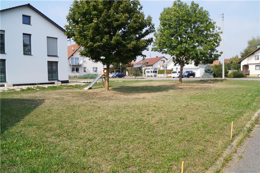 Mehrfamilienhaus in Schömberg: Plattenbaucharakter oder wichtig wegen fehlender Wohnungen?