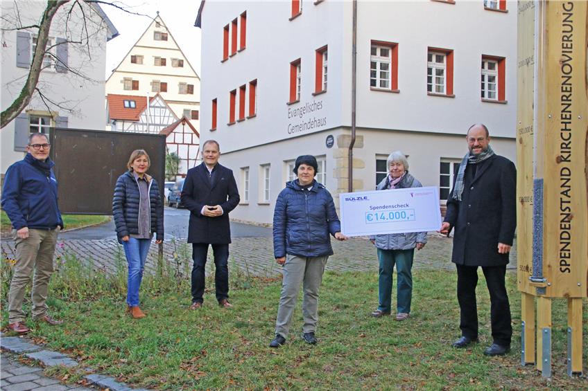 Sülzle Gruppe spendet 14.000 Euro für die Renovierung des Rosenfelder Kirchturms