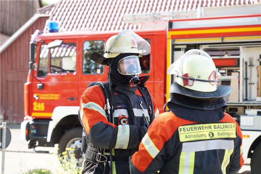 Flüssiggastank brennt bei Wartung: Großeinsatz in der Ostdorfer Ortsmitte
