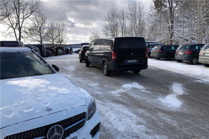 Mehrere Parkplätze in Albstadt sind voll: Polizei sperrt Zufahrt zum Raichberg