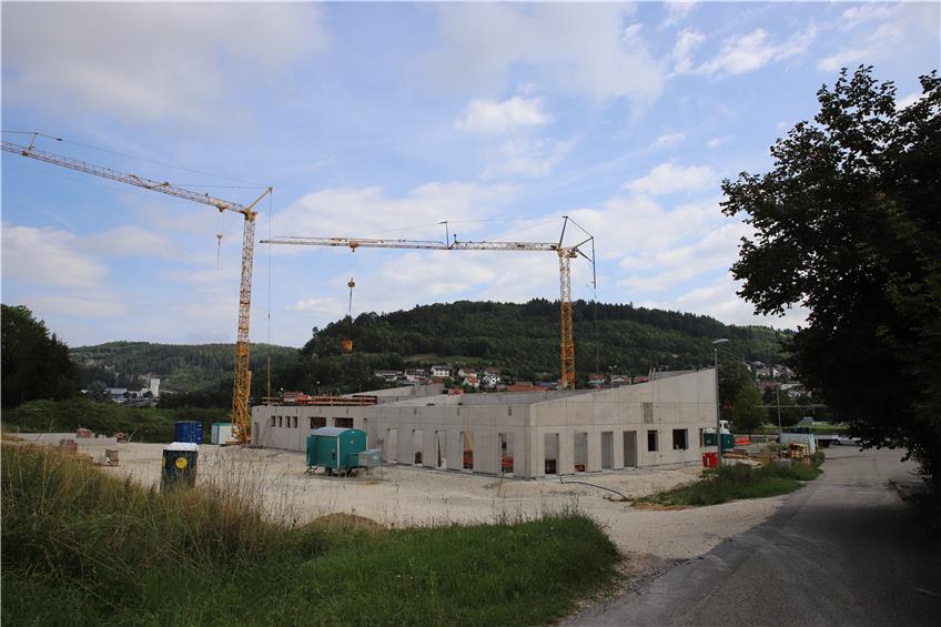 Neues Feuerwehrhaus: Auf Straßbergs Großbaustelle läuft alles nach Plan