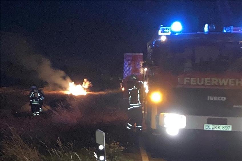 Flächenbrand bei Reiterhof nahe Schömberg ruft Feuerwehr und Polizei auf den Plan