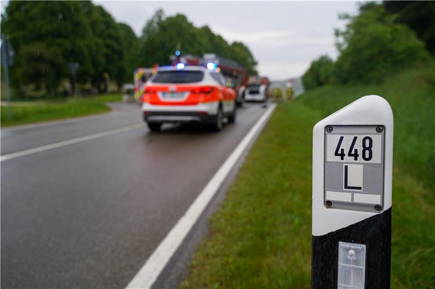 Diensthund der Bundeswehr und drei Menschen bei Auffahrunfall zwischen Ebingen und Bitz verletzt