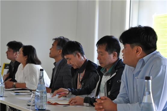 „Kein Fake“: Südkoreanische Delegation informiert sich in Balingen bei NUZ über Zementwerke