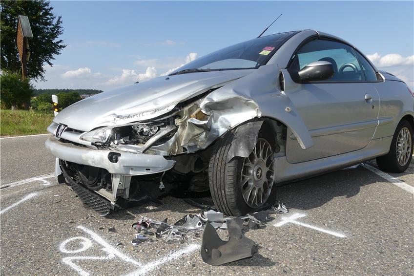 Unfall zwischen Stetten a.k.M. und Frohnstetten: Totalschaden an beiden Autos