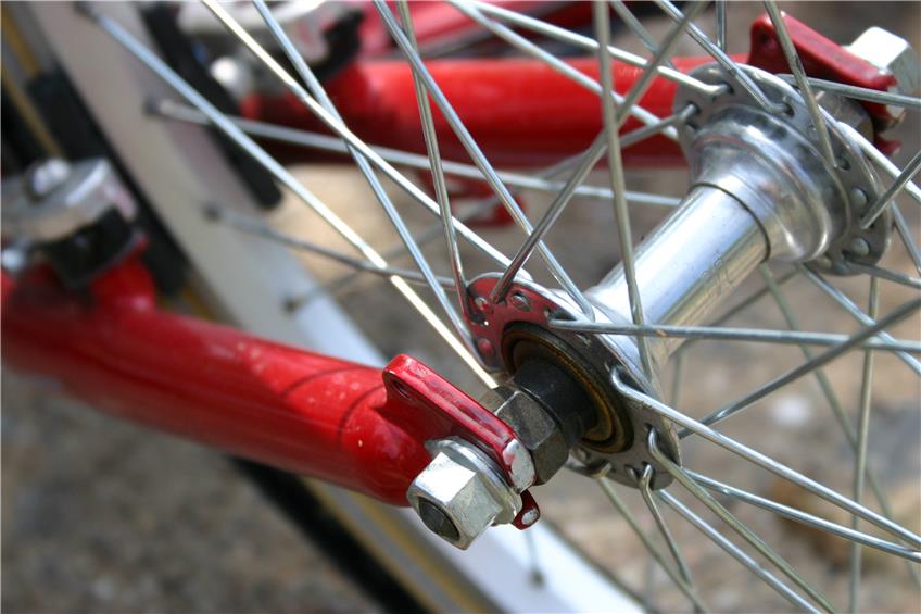 Fahrraddiebe stehlen in Tailfingen drei hochwertige Rennräder