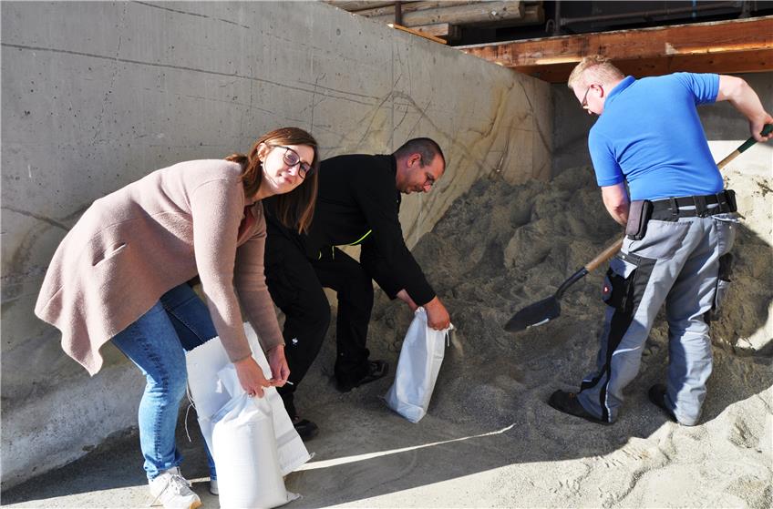 1000 Sandsäcke für die Geislinger: Stadt, Bauhof und Wehr informieren über Hochwasserschutz
