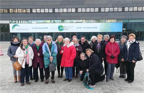 Frauenselbsthilfegruppe nach Krebs auf Ausflugsfahrt in Berlin