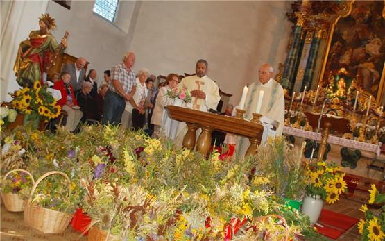 Der Duft von Kräutern und Blumen erfüllt die Palmbühlkirche