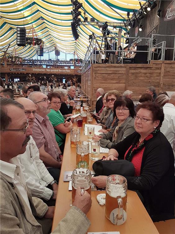 Ratshausener besuchen Albvereinstag