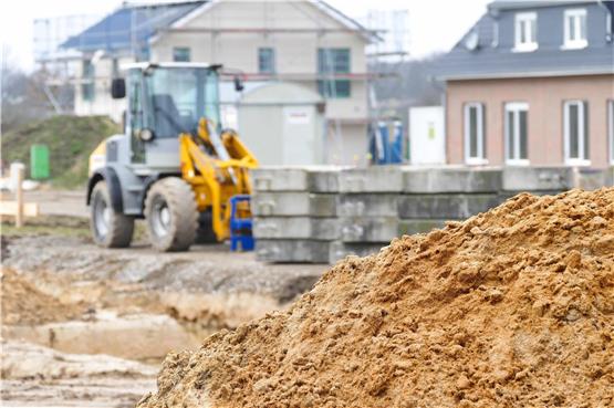 Gemeinderat lässt Bisingens Bürgermeister Häusle bauen – auch ohne Anrecht auf Bauplatz