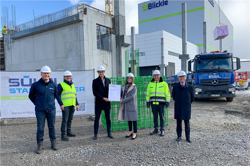 Sülzle liefert ersten „grünen Stahl“ in seine Heimatstadt Rosenfeld für Blickle-Baustelle