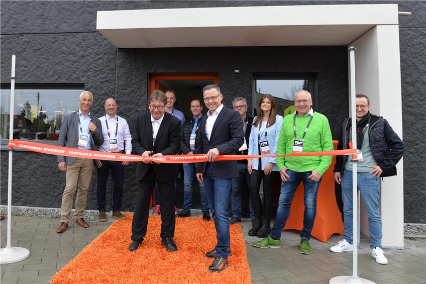 Fertigbau Wochner eröffnet Kundencenter in Schömberg