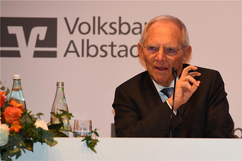 Der Präsident des Deutschen Bundestages spricht beim Neujahrsempfang der Volksbank Albstadt