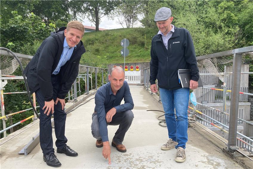 Lautlinger Textilbetonbrücke wird saniert: In den nächsten zwei Wochen wird gespachtelt