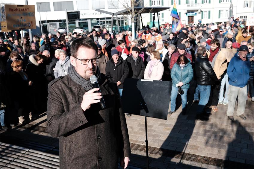 Mehr als das Vorprogramm für Balingen: Hechinger Demokratie-Demo mobilisiert Hunderte