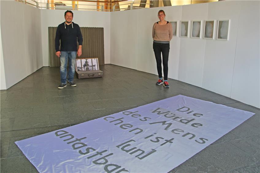 Neue Ausstellung in Balinger Zehntscheuer stellt vielschichtigen Bezug zur Heimat her