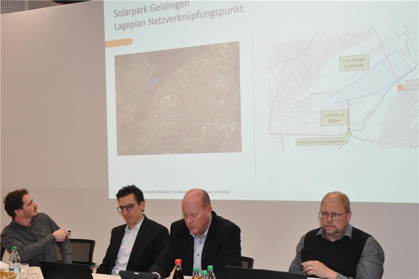 Geislinger Solarpark nimmt Fahrt auf: Investor stellt Großprojekt mit 15.000 Modulen vor