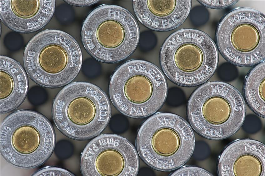 Munition im Waffenschrank bringt Schützenehepaar vor Gericht: Verfahren endet mit Einstellung