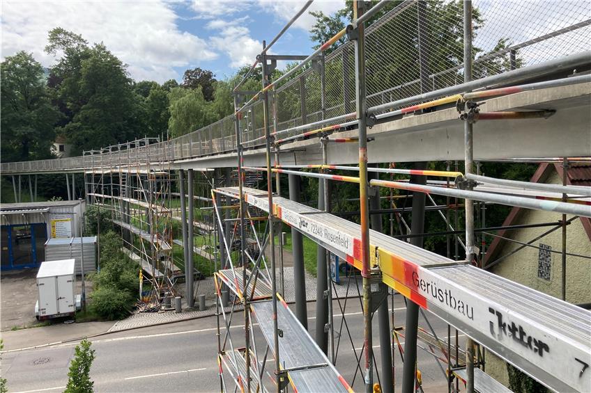 Sanierung läuft: Die Lautlinger Textilbetonbrücke ist über die Sommerferien gesperrt