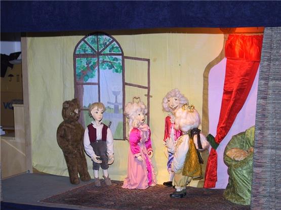 „Rosenzauber“ eröffnet mit Marionetten
