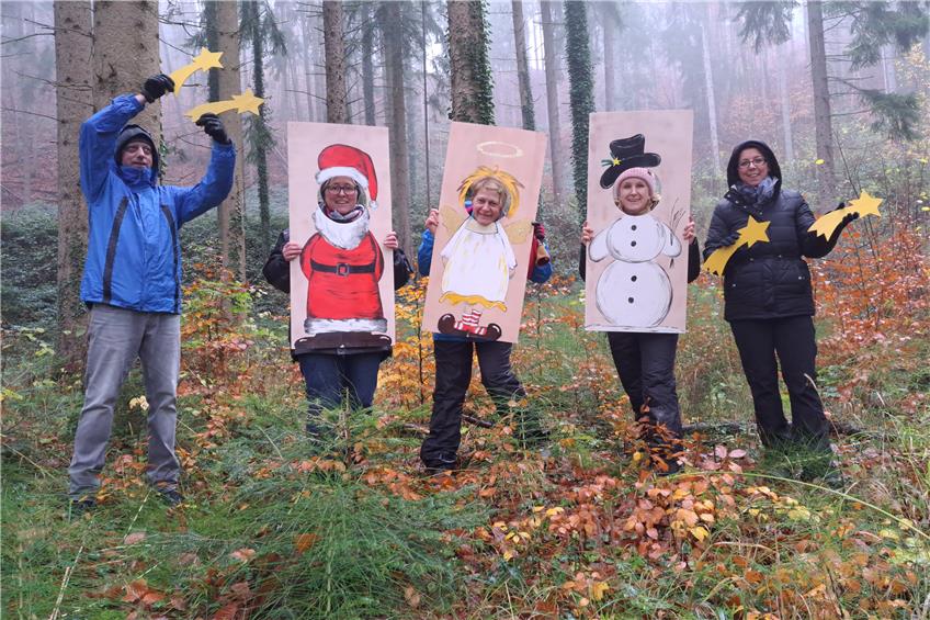 Geschmückte Bäume im Wald: Premiere für den Weihnachtsweg am Trimm-Dich-Pfad in Frommern